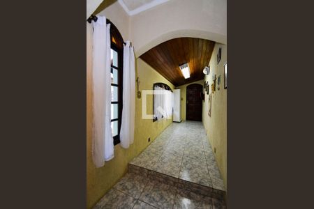 Casa à venda com 250m², 3 quartos e 2 vagasCorredor