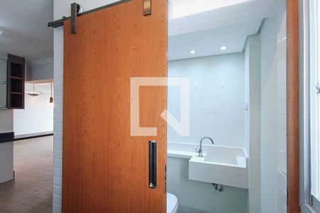 Apartamento à venda com 55m², 2 quartos e 1 vaga Apartamento à venda com 55m², 2 quartos e 1 vagaBanheiro 2