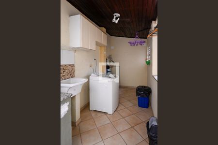 Casa à venda com 320m², 4 quartos e 4 vagasArea de Serviço