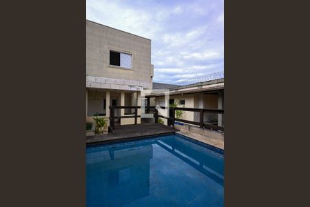 Casa à venda com 320m², 4 quartos e 4 vagasPiscina