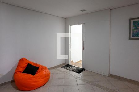 Casa à venda com 320m², 4 quartos e 4 vagasSala TV