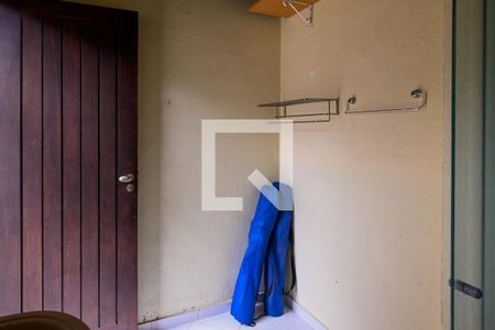 Casa à venda com 320m², 4 quartos e 4 vagasBanheiro de Serviço