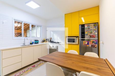 Casa à venda com 107m², 3 quartos e 2 vagasCozinha