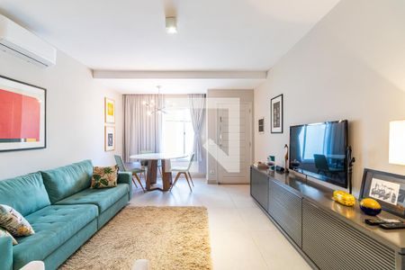 Casa à venda com 107m², 3 quartos e 2 vagasSala