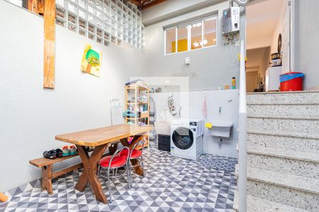 Casa à venda com 107m², 3 quartos e 2 vagasÁrea de Serviço