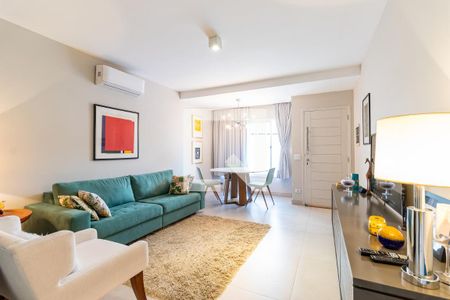 Casa à venda com 107m², 3 quartos e 2 vagasSala