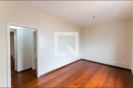 Apartamento para alugar com 163m², 3 quartos e 2 vagasSuíte