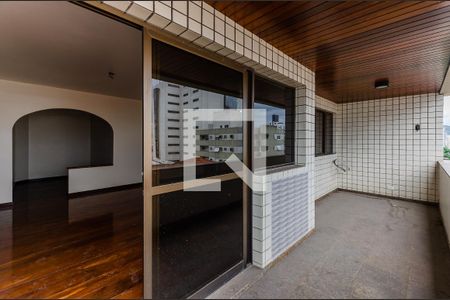 Apartamento para alugar com 163m², 3 quartos e 2 vagasVaranda