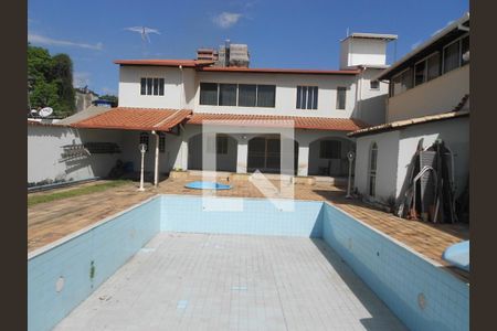 Casa à venda com 5 quartos, 379m² em Brasiléia, Betim