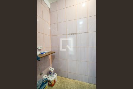 Casa à venda com 175m², 7 quartos e 2 vagasBanheiro social 03 térreo