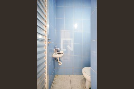 Casa à venda com 175m², 7 quartos e 2 vagasBanheiro social 04 térreo