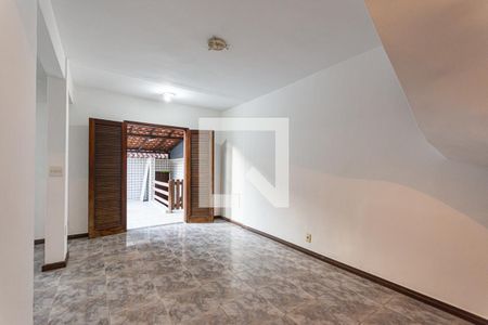 Sala de casa de condomínio à venda com 2 quartos, 83m² em Badu, Niterói