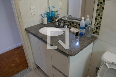 Casa à venda com 110m², 2 quartos e 2 vagas Casa à venda com 110m², 2 quartos e 2 vagasBanheiro