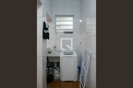 Casa à venda com 110m², 2 quartos e 2 vagas Casa à venda com 110m², 2 quartos e 2 vagasEdicula