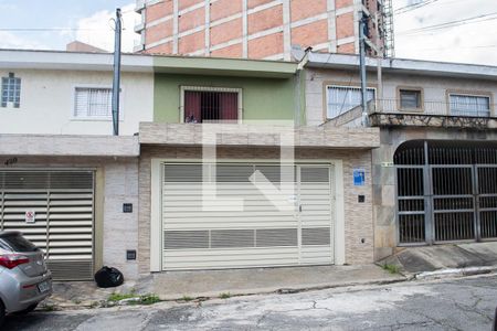Casa à venda com 110m², 2 quartos e 2 vagas Casa à venda com 110m², 2 quartos e 2 vagasFachada