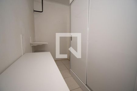 Apartamento para alugar com 81m², 2 quartos e 1 vagacloset