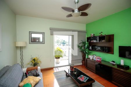 Apartamento à venda com 90m², 2 quartos e 1 vaga Apartamento à venda com 90m², 2 quartos e 1 vagaSala