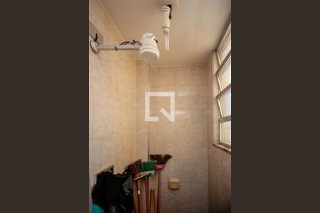 Apartamento à venda com 90m², 2 quartos e 1 vaga Apartamento à venda com 90m², 2 quartos e 1 vagaBanheiro de Serviço