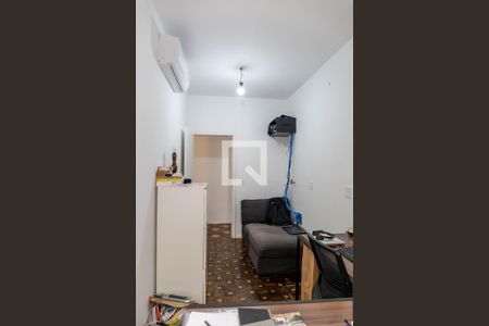 Casa à venda com 257m², 4 quartos e 2 vagasEscritorio