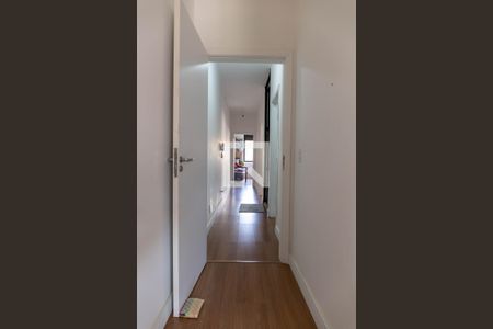 Casa à venda com 257m², 4 quartos e 2 vagasCorredor