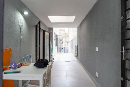 Casa à venda com 257m², 4 quartos e 2 vagasCorredor Lateral