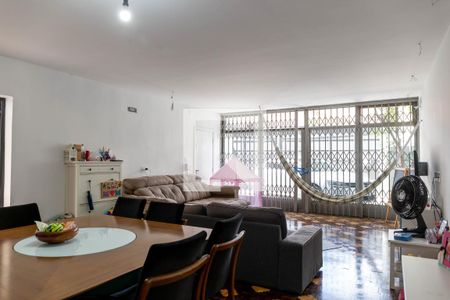 Sala de casa à venda com 4 quartos, 257m² em Vila Gumercindo, São Paulo