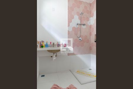 Casa à venda com 257m², 4 quartos e 2 vagasBanheiro