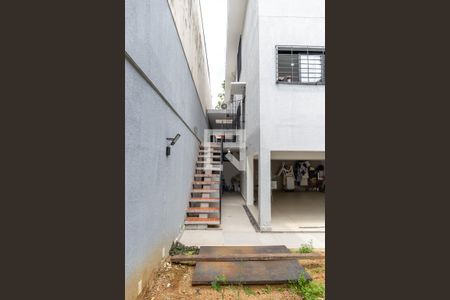 Casa à venda com 257m², 4 quartos e 2 vagasEscadas