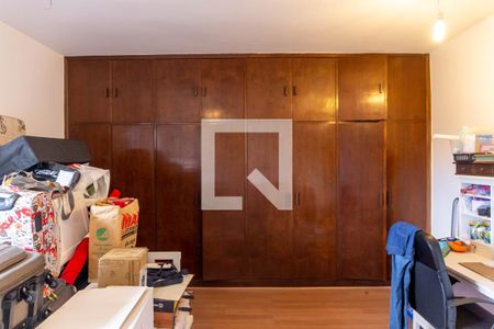 Casa à venda com 257m², 4 quartos e 2 vagasQuarto