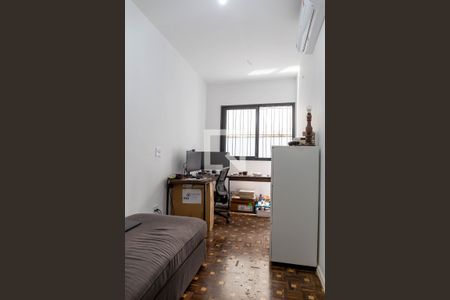 Casa à venda com 257m², 4 quartos e 2 vagasEscritorio