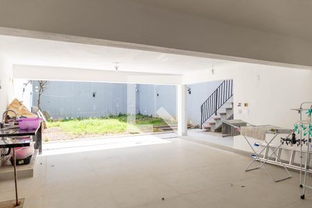 Casa à venda com 257m², 4 quartos e 2 vagasLavanderia