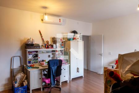 Casa à venda com 257m², 4 quartos e 2 vagasQuarto