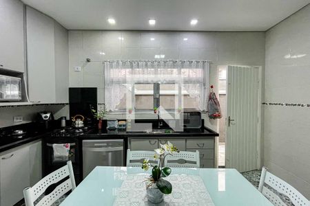 Casa à venda com 130m², 3 quartos e 2 vagasCozinha