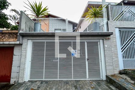 Casa à venda com 130m², 3 quartos e 2 vagasFachada