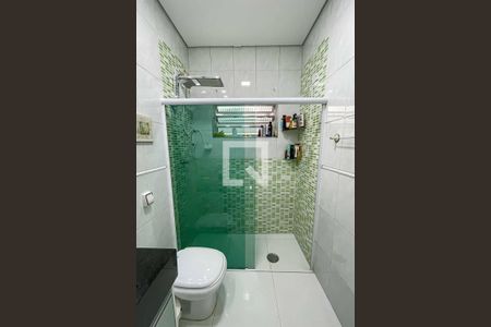 Casa à venda com 130m², 3 quartos e 2 vagasBanheiro