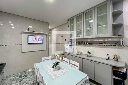 Casa à venda com 130m², 3 quartos e 2 vagasCozinha