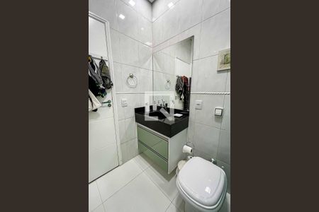 Casa à venda com 130m², 3 quartos e 2 vagasBanheiro