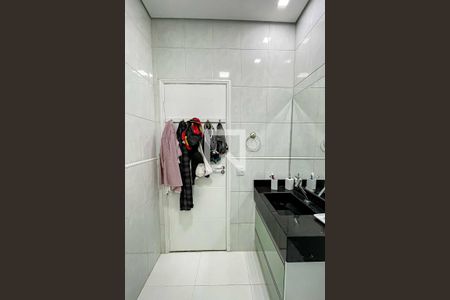 Casa à venda com 130m², 3 quartos e 2 vagasBanheiro