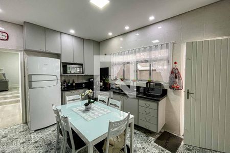 Casa à venda com 130m², 3 quartos e 2 vagasCozinha