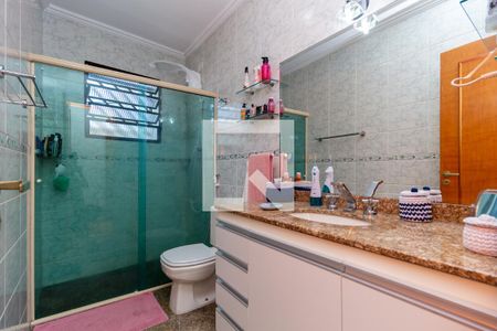 Casa à venda com 130m², 4 quartos e 4 vagasBanheiro - Suíte 1