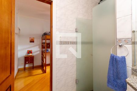 Casa à venda com 130m², 4 quartos e 4 vagasBanheiro - Suíte 2