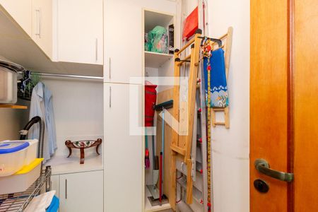 Casa à venda com 130m², 4 quartos e 4 vagasDispensa - Área de Serviço