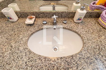 Casa à venda com 130m², 4 quartos e 4 vagasDetalhe Banheiro - Suíte 3