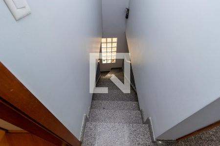 Casa à venda com 130m², 4 quartos e 4 vagasEscada