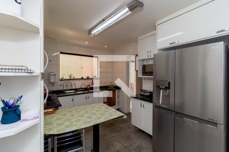 Casa à venda com 130m², 4 quartos e 4 vagasCozinha