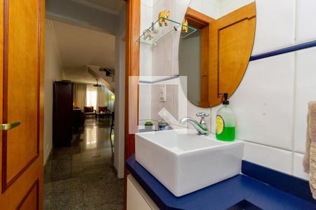 Casa à venda com 130m², 4 quartos e 4 vagasLavabo