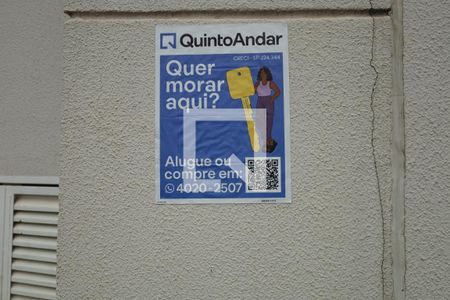 Apartamento à venda com 37m², 2 quartos e sem vagaPlaca instalada no muro da fachada do condomínio