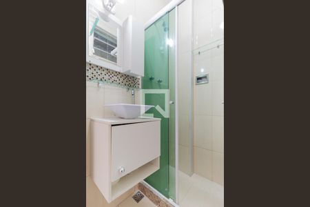 Banheiro de kitnet/studio para alugar com 1 quarto, 25m² em Botafogo, Rio de Janeiro