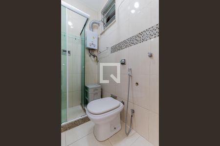 Banheiro de kitnet/studio para alugar com 1 quarto, 25m² em Botafogo, Rio de Janeiro