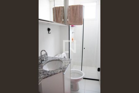 Banheiro de kitnet/studio para alugar com 1 quarto, 30m² em Vila Mazzei, São Paulo